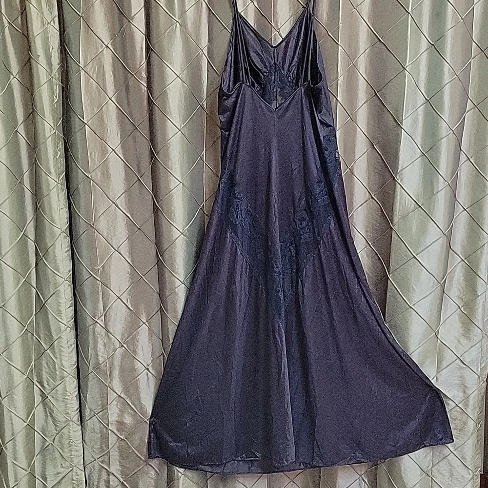 EUC- Vintage Full Length Double Strap Sateen Nightie w/Wrap Around Lace Panels - Picture 3 of 5